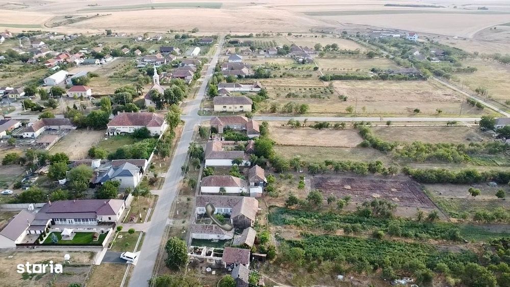 Casă de vânzare Firiteaz Teren 2800mp pe principală