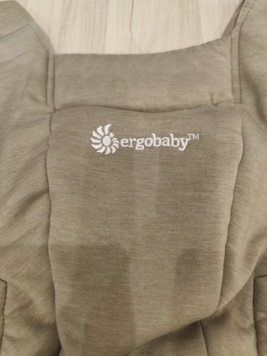 Ергономична раница кенгуру за бебе Egrobaby, цвят  Soft olive