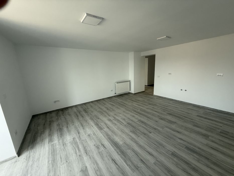 Spatiu comercial 100 mp utili