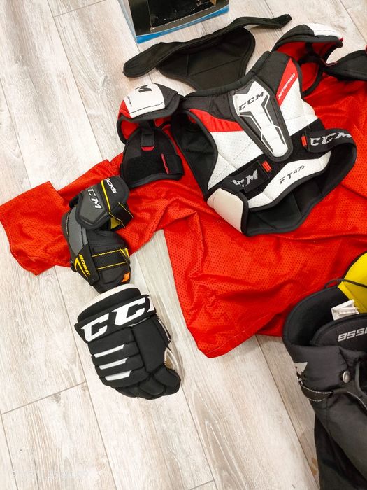 Хоккейная форма на 10-13 лет.