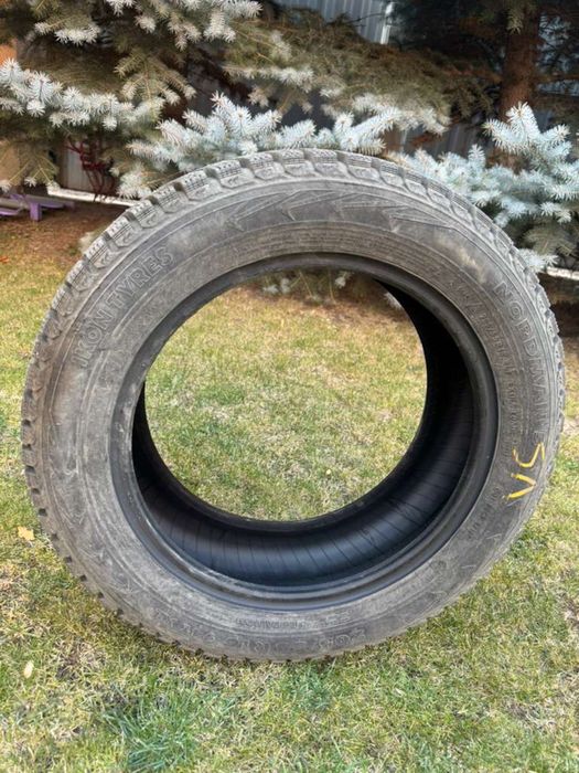 Продам б/у шины зимние шипованные