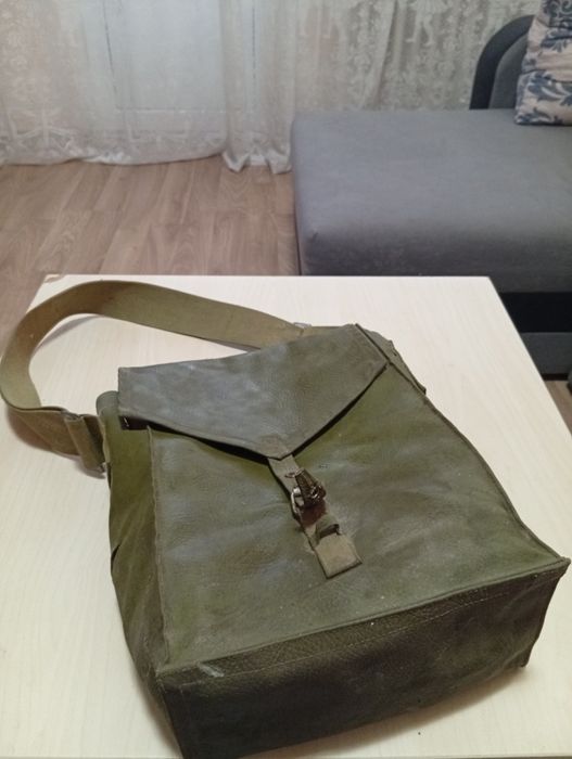 Măști de gaze epoca Ceaușescu – set 2 bucăți, stare impecabilă