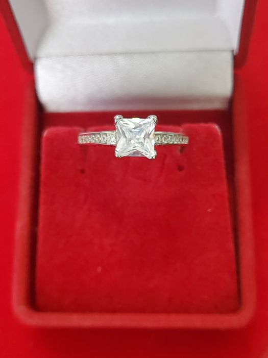 AG254, inel argint 925,nou/marcat, ideal logodna, zirconii albe