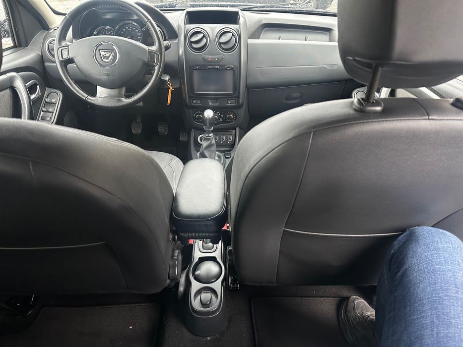 Vând Dacia Duster 4x4