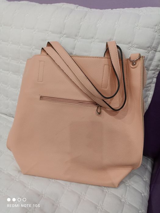 Дамска чанта с дълга дръжка