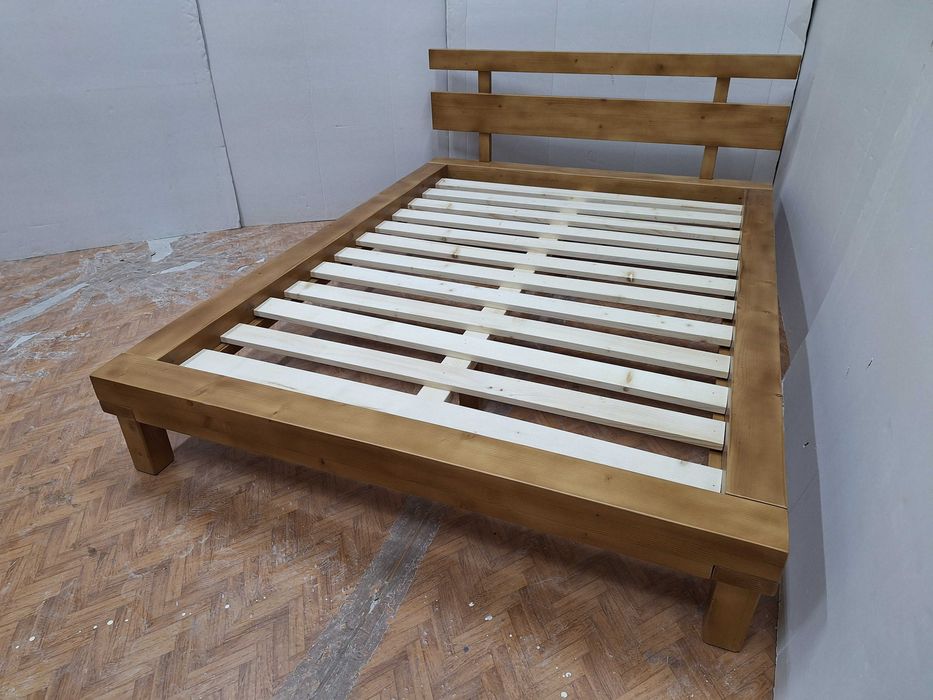 TRANSPORT GRATUIT.Pat din lemn masiv.Cod 222