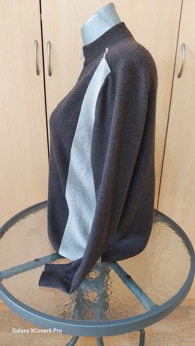 Мъжки пуловер ERIC BOMPARD. 100%кашмир. Размер S