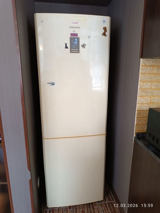 Продам холодильник Samsung !