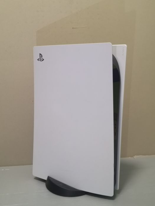 Playstation 5 с игри и  джойстици