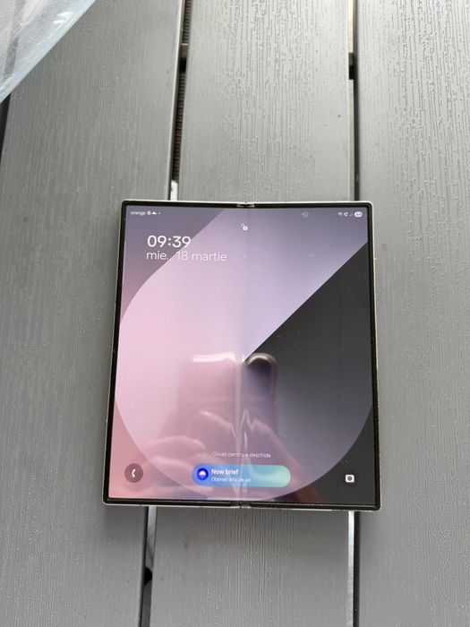 Samsunt Galaxy Z folg 6