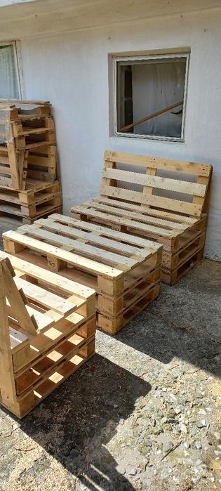 Изработка на пейки и маси различни видове и размери.