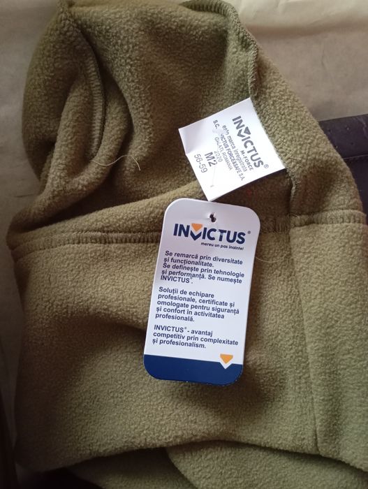 Vând bluze tactica mărimea 44/2, scurtă bocanci și căciulă.