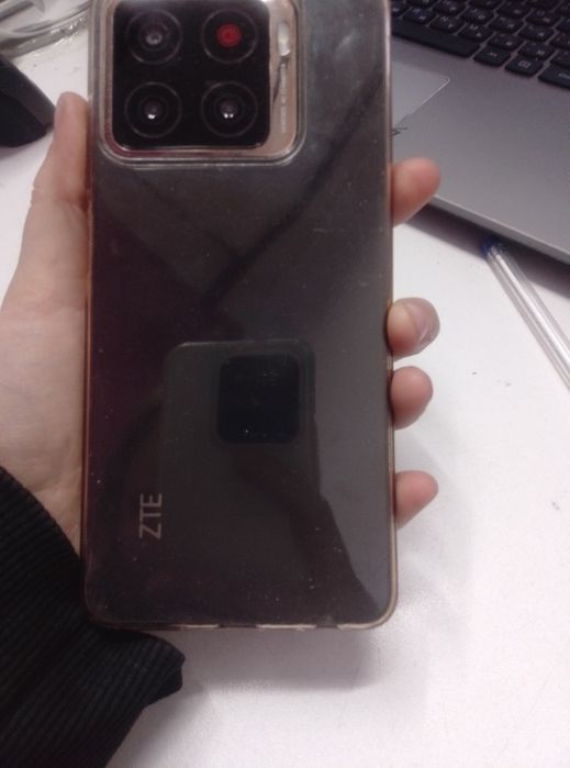 Продам телефон на запчасти