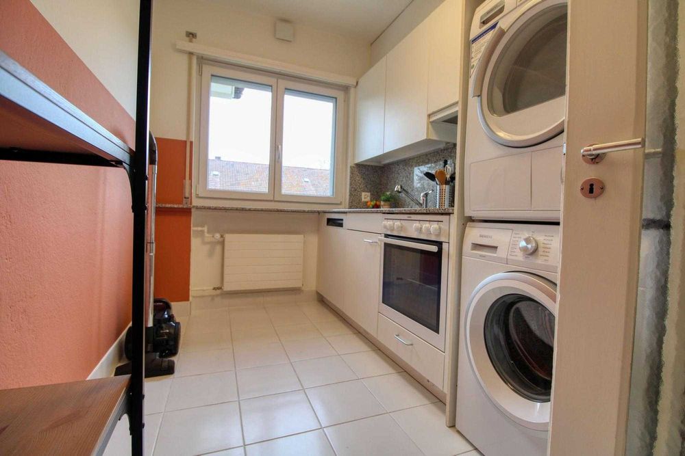 Дава се под наем Двустаен апартамент в София, Център - 70 кв.м за 408 € - Снимка #1