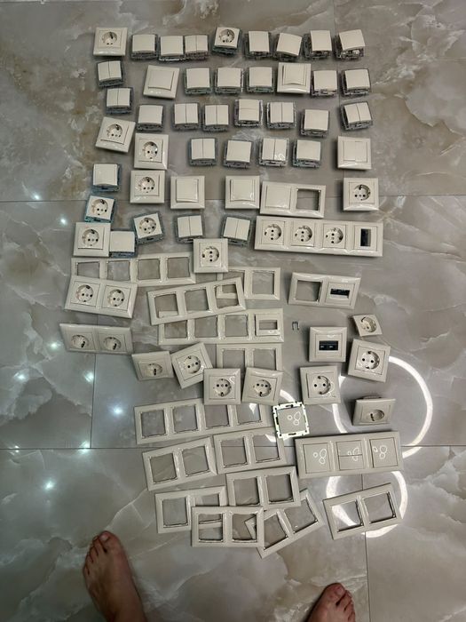 Выключатели и разетки Legrand