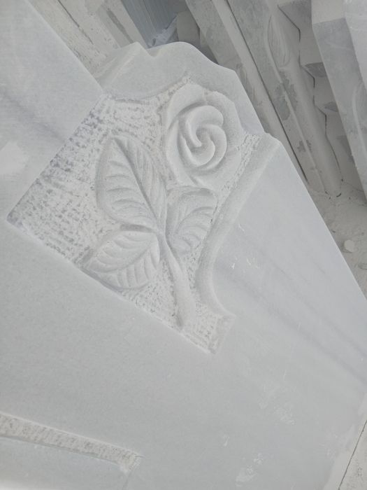 Vand crucii monumente marmura si granit