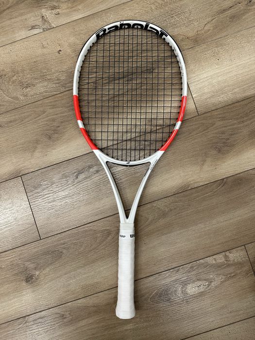 Продам тенисную ракетку Babolat
