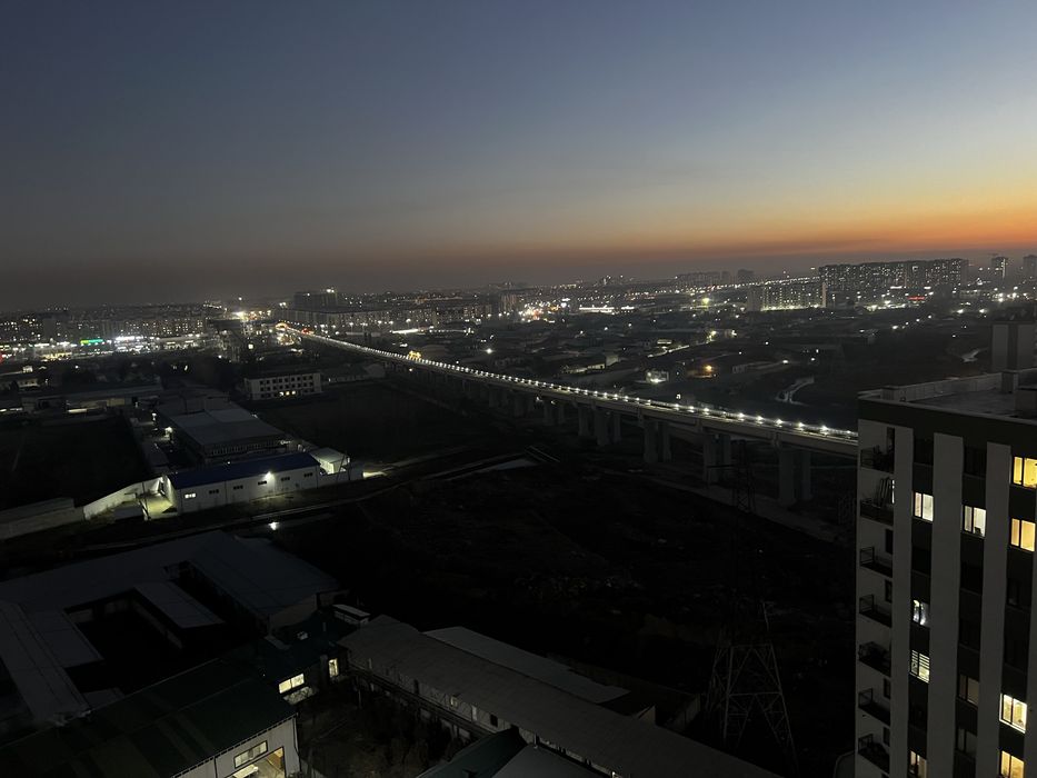 Продам своб квартиру Сергели Чоштепа метро 17 этажки от метро 200 м