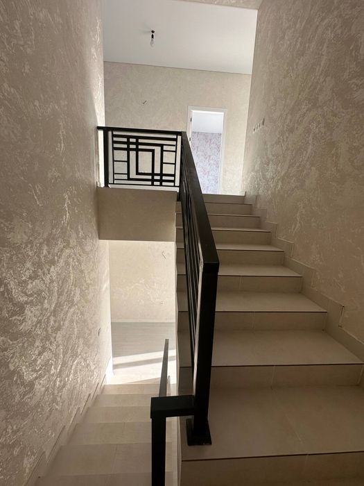 Срочно сотилади участка сергелидан 6.7км узокликда 7хона 2соту Янгийул