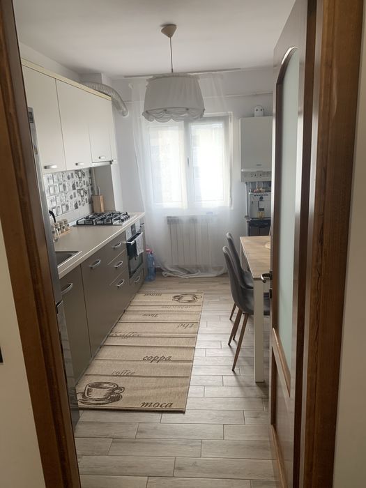 Proprietar vand apartament doua camere decomandate