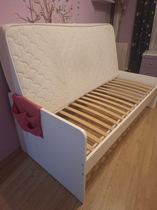 Легло с подматрачна рамка, от икеа и матрак