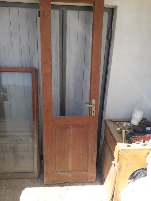 Продавам дървена дограма