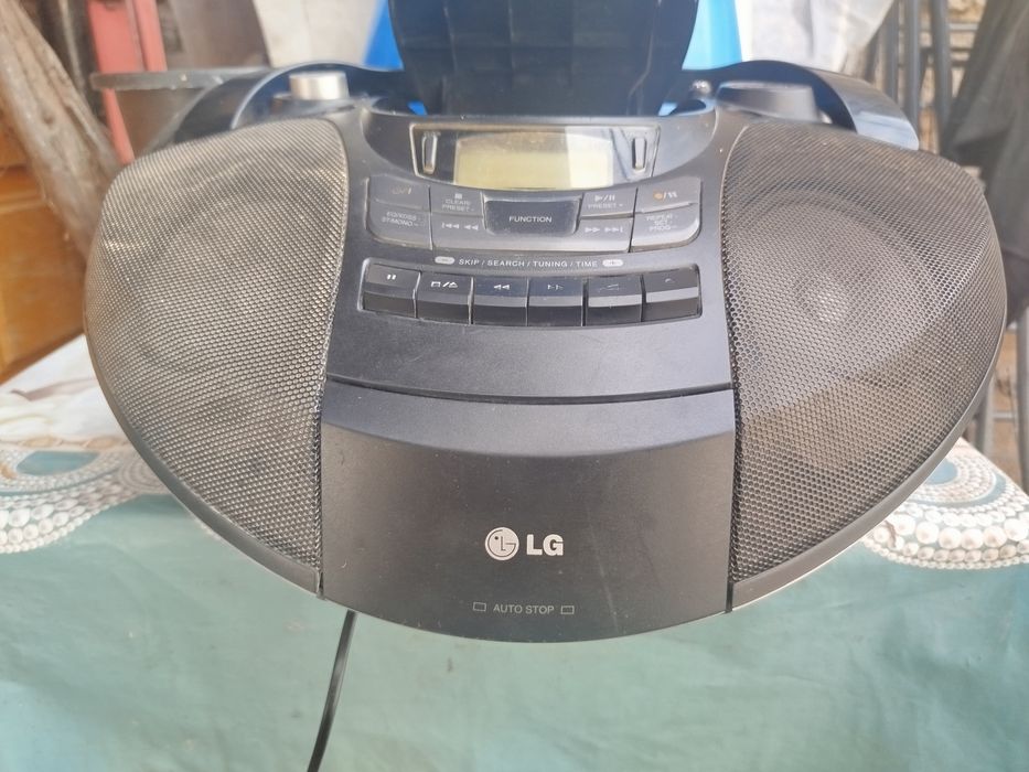 LG LPC-54 магнитола