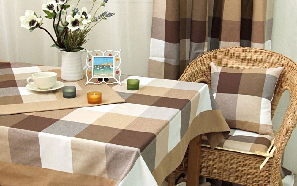 Срочно продается новый кухонный комплект штор из 7 элементов