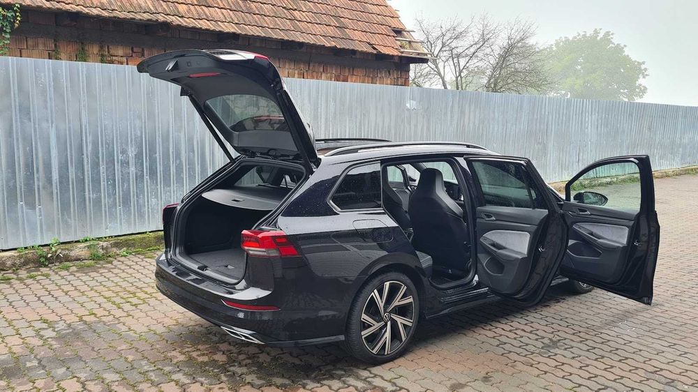 VW Golf VIII R-LINE / DSG/CAR Vertical Disponibil