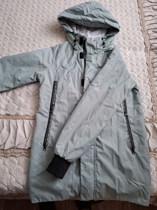 Продам куртку весна для мальчика