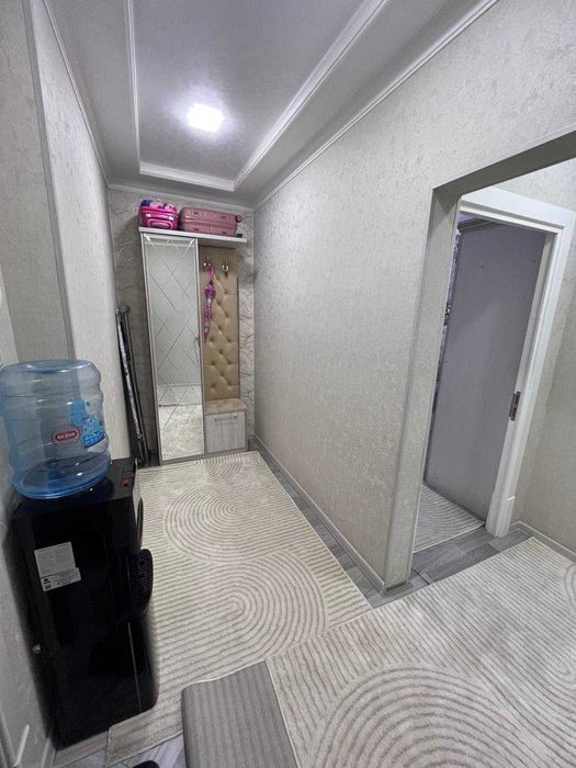 Продаётся квартира Юнусабад10 1 этаж задней стороны дома с навесом