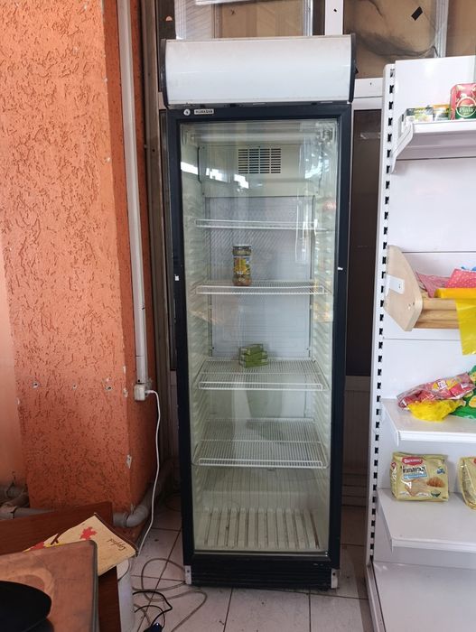 холодильник для магазина
