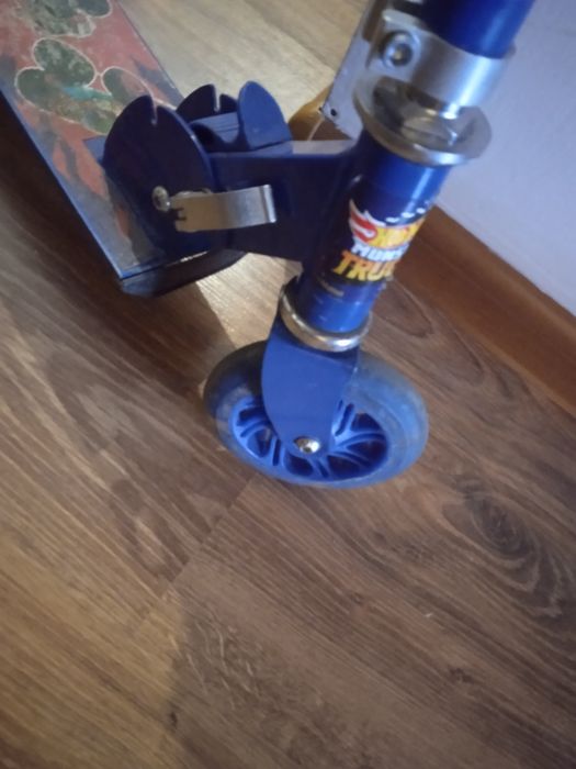 Самокат двухколесный