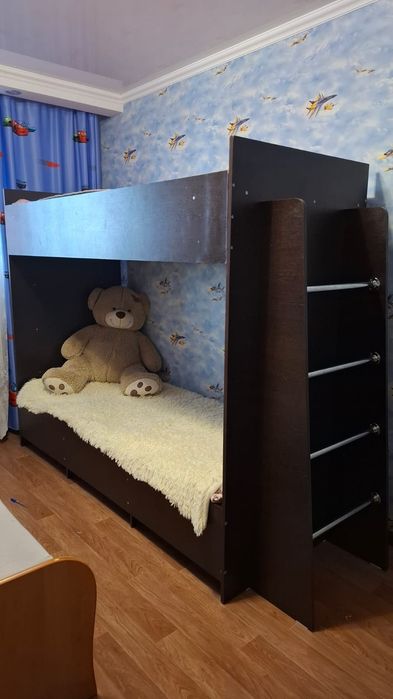 Продам двухъярусную кровать