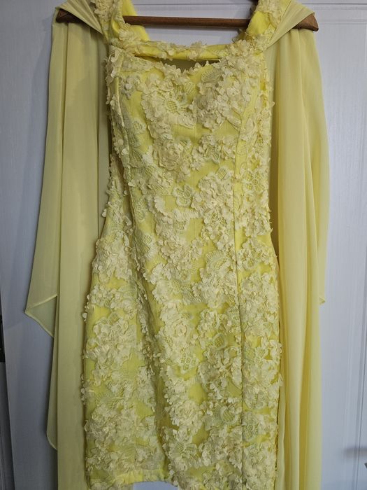 Дамска рокля с воал