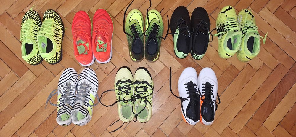Футболни обувки, стоножки, бутонки