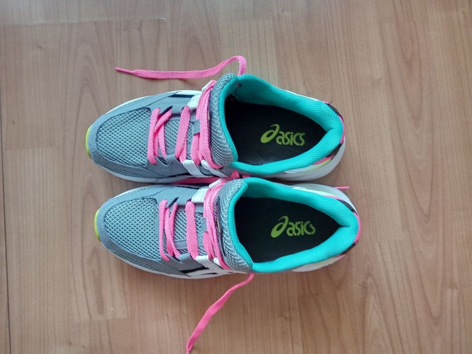 Продавам дамски Асикс Гел БНД/Asics Gel BND