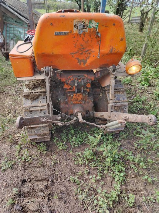 Tractor fiat șenilat 322