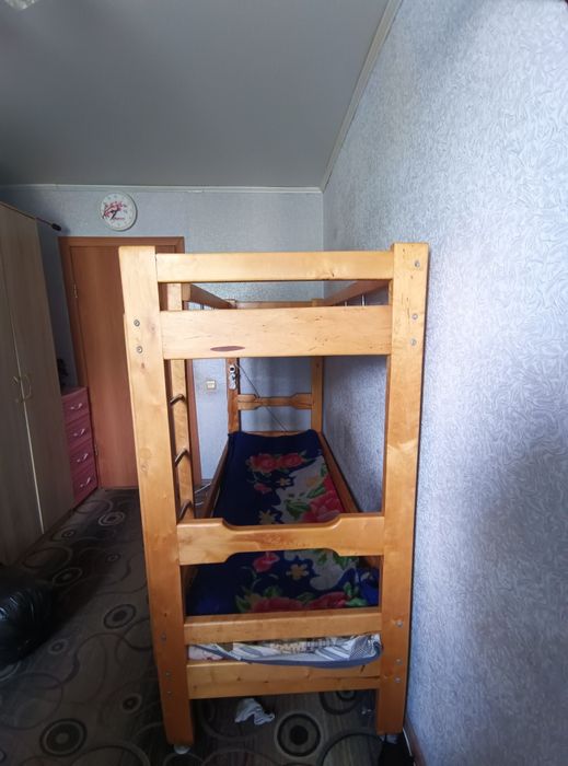 Продам двух яростную кровать