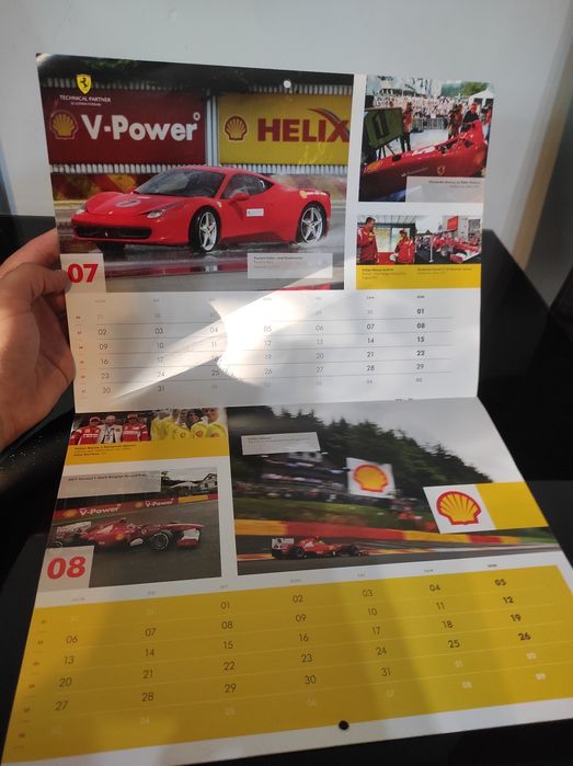 Календар на Шел с коли Ферари от 2012