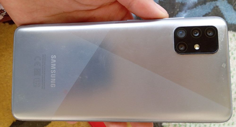 Samsung A51  telefon