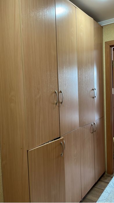 Шкаф,зеркало диван продается