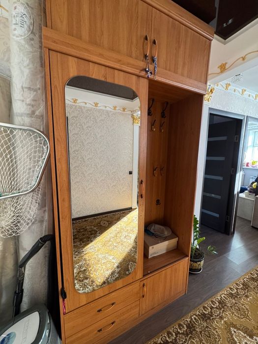 Срочно продам шкаф/прихожка