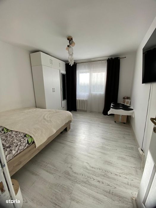 Garsoniera mobilata si utilata la etajul 2, zona URA