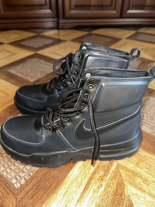 Ботинки Nike оригинал в идеальном состоянии
