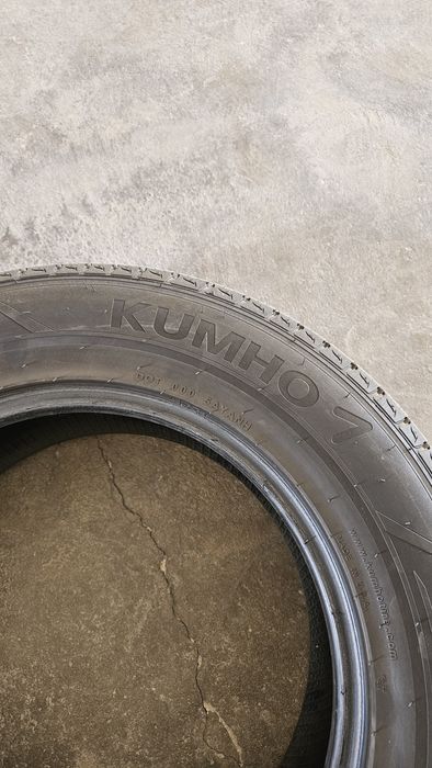 235/65/17 Kumho 3 дона