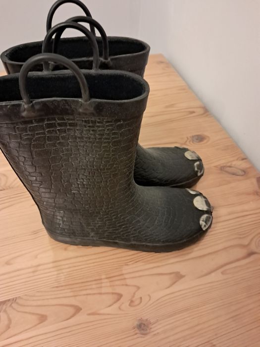 Продам резиновые сапоги 33 р.