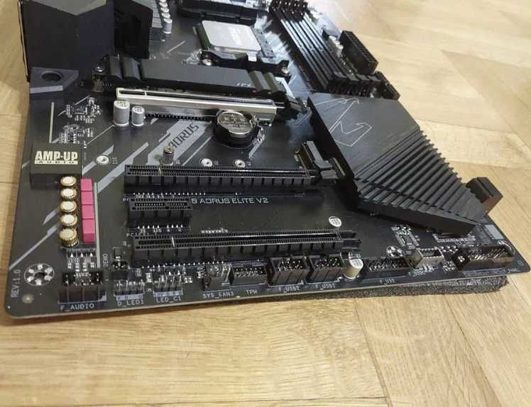 AMD Ryzen 9 5900X + Gigabyte B550 Aorus Elite V2