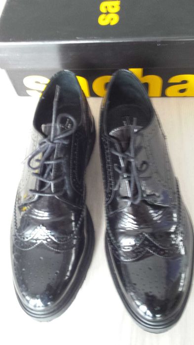 Pantofi oxford de lac pe piele marca Sacha