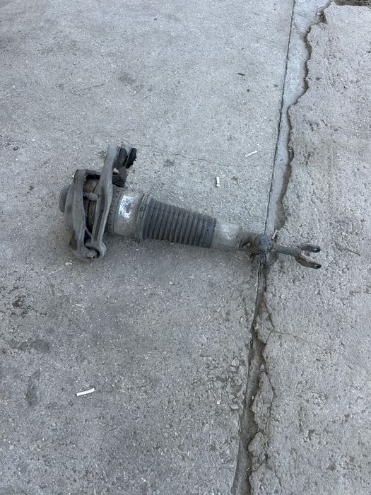 Преден ляв амортисьор въздушен за Ауди А6 C6